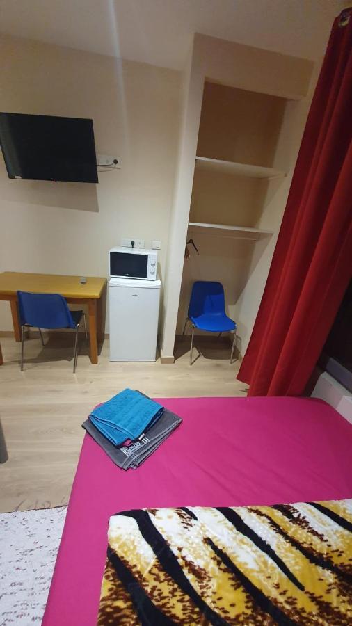Hotel Le Privilege La Courneuve Dış mekan fotoğraf