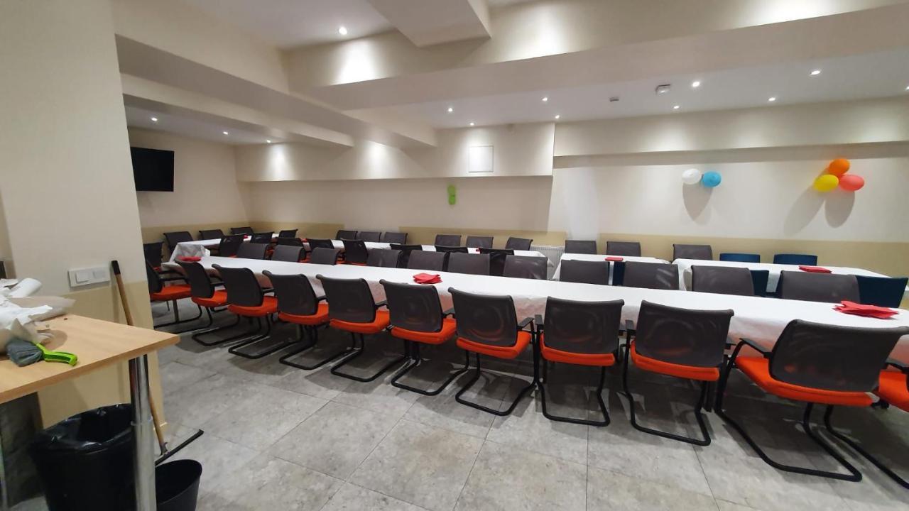 Hotel Le Privilege La Courneuve Dış mekan fotoğraf
