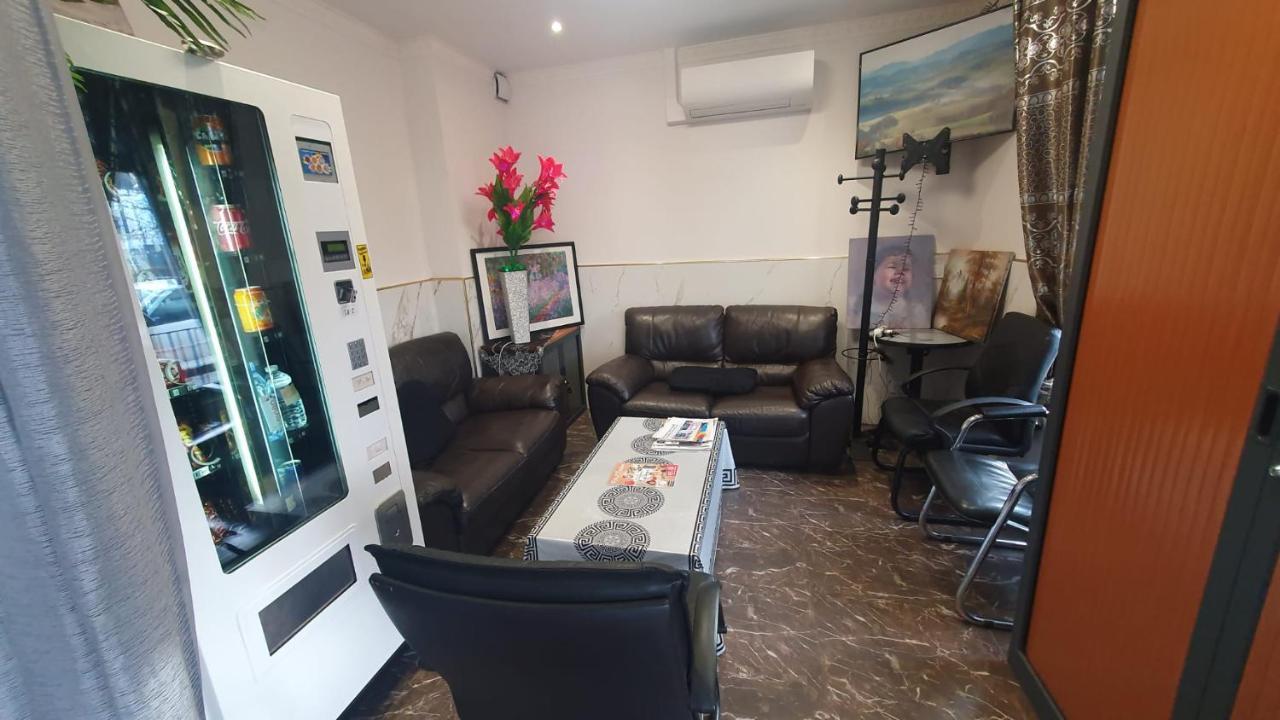 Hotel Le Privilege La Courneuve Dış mekan fotoğraf