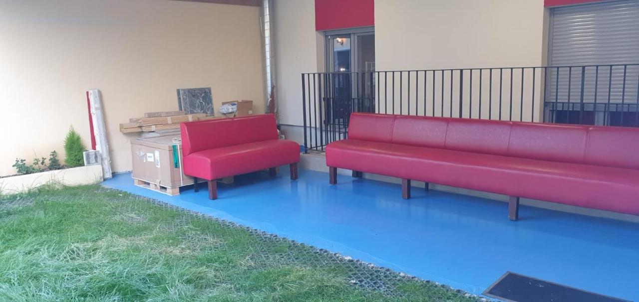 Hotel Le Privilege La Courneuve Dış mekan fotoğraf